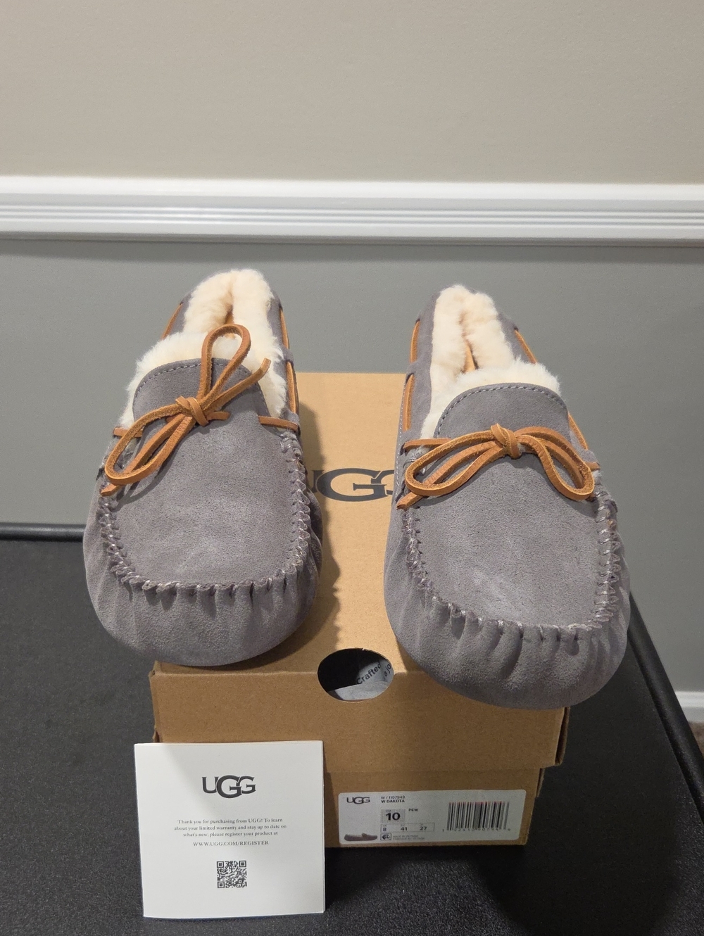 NWT UGG Dakota Grey Suede Moccasins Slippers with Tan Leather Bow Sz10